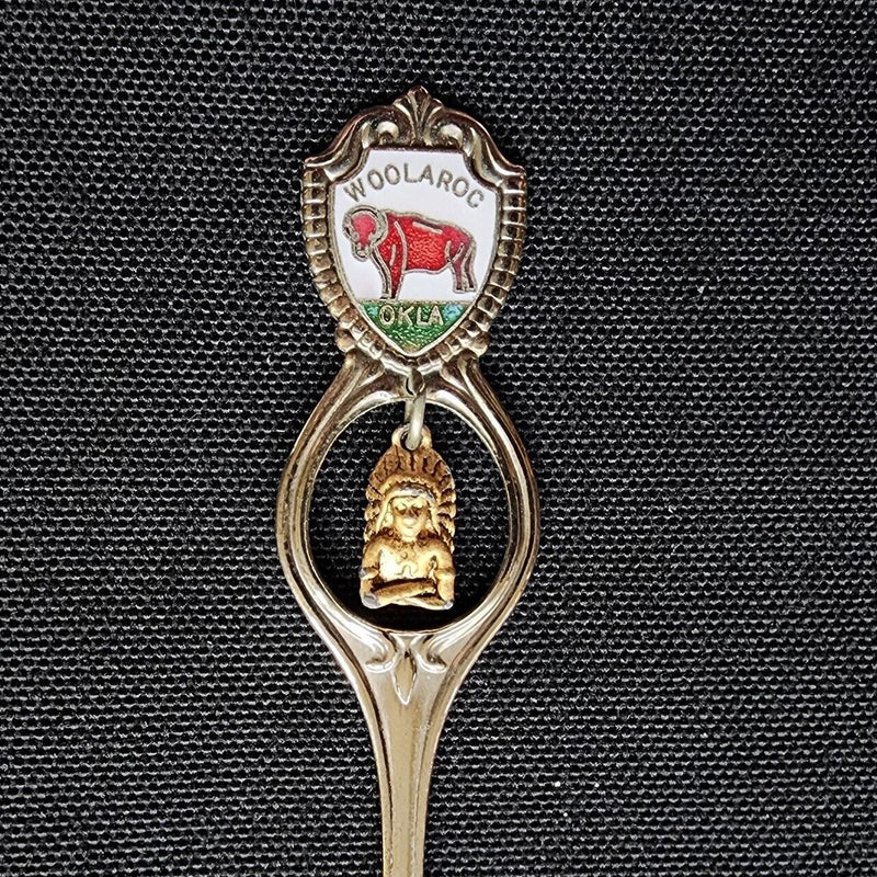 Load image into Gallery viewer, Woolaroc Oklahoma Collectible Travel Souvenir Spoon 4.5" (11cm) Indian Dangler