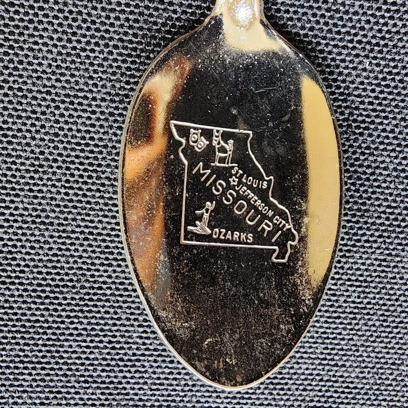 Load image into Gallery viewer, Missouri Show Me State Collectible Travel Souvenir Spoon 4.5" (11cm) Fort 1983