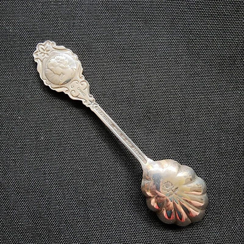 Load image into Gallery viewer, St Martin Island Collectible Travel Souvenir Spoon 4.5" (11cm) St Maartin Parrot