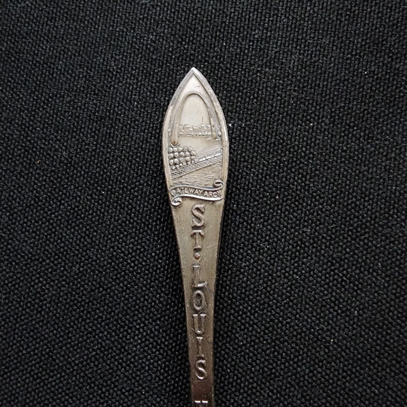 Load image into Gallery viewer, Gateway Arch St Louis Missouri Collectible Travel Souvenir Spoon 4.25" 11cm VTG
