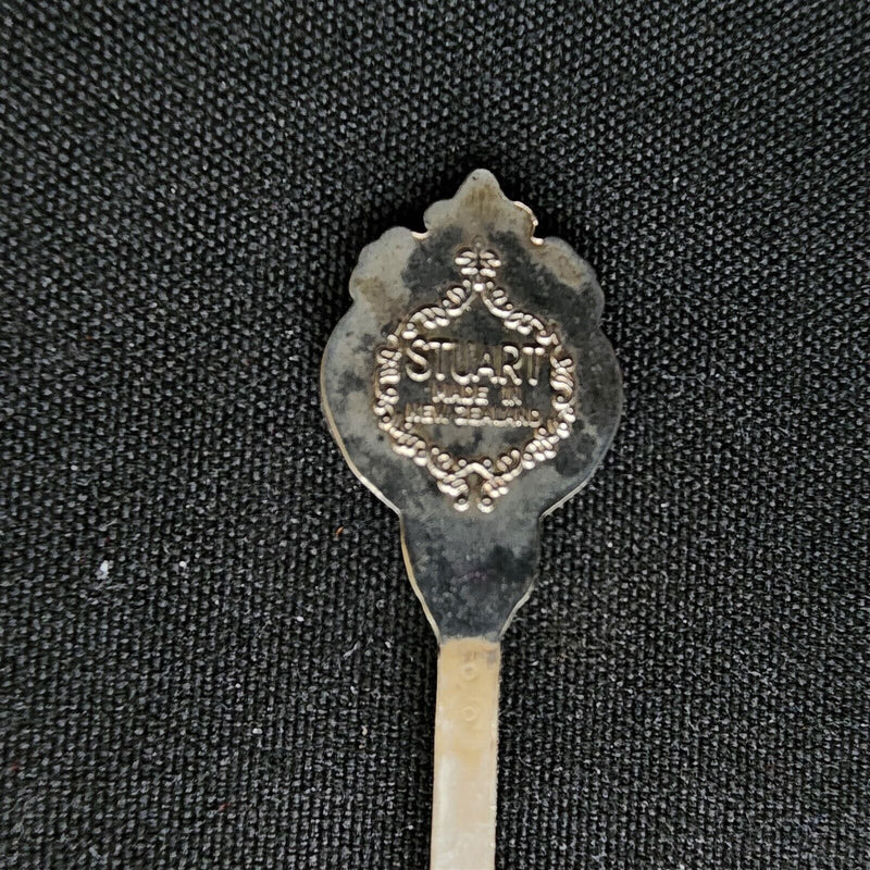 Load image into Gallery viewer, Waikiki Beach Hawaii Collectible Travel Souvenir Spoon 4.5" 11cm Honolulu Island