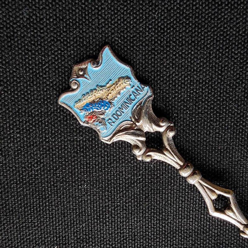 Load image into Gallery viewer, Dominicana Collector Souvenir Spoon 4.5 Inch