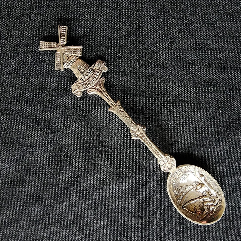 Load image into Gallery viewer, Holland Michigan Windmill Collectible Souvenir Spoon 5" (12cm)