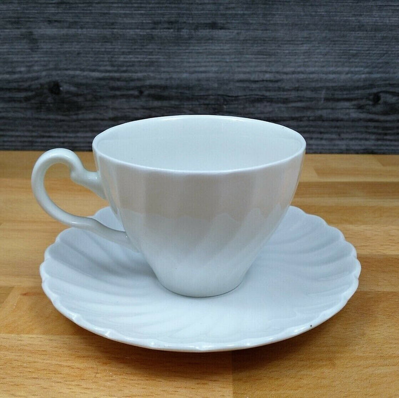 Load image into Gallery viewer, Johnson Bros Ironstone Tea Flat Cup and Saucer Set of 4 Coffee Mugs Dinnerware