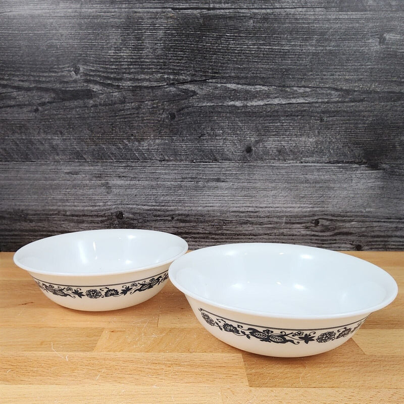 Load image into Gallery viewer, Corelle Corning Old Town Blue Set of 2 Cereal Soup Bowl 6 1/4&quot; 16 cm Floral Rim
