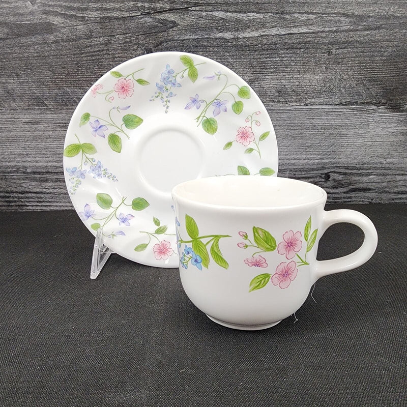 Load image into Gallery viewer, Corelle Corning Delicate Array Coffee Cup &amp; Saucer Set of 4 Mug Floral Dishware
