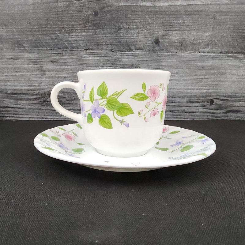 Load image into Gallery viewer, Corelle Corning Delicate Array Coffee Cup &amp; Saucer Set of 4 Mug Floral Dishware
