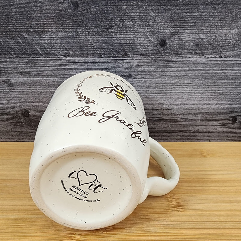 Load image into Gallery viewer, Be Grateful Saying Coffee Mug 16oz Bee Embossed Ceramic Tea Cup Blue Sky
