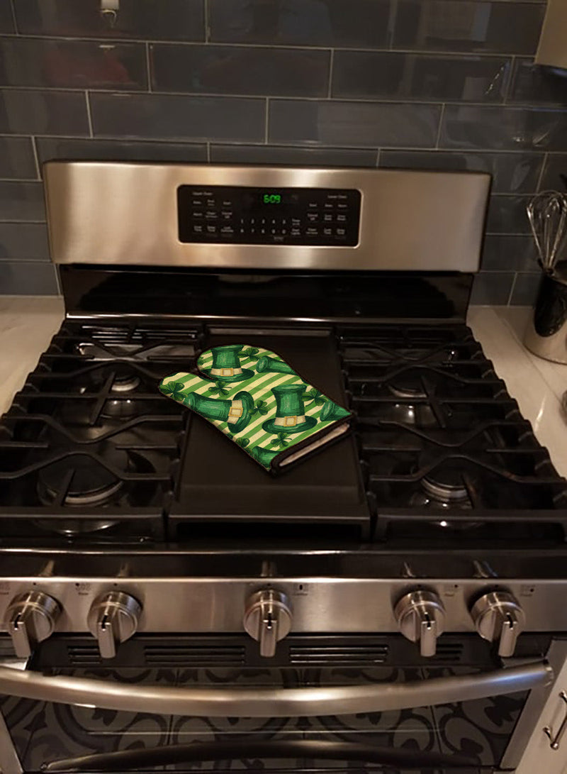 Load image into Gallery viewer, Watercolor St Patrick's Day Leprechaun Hat Oven Mitt
