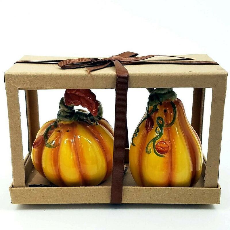 Load image into Gallery viewer, Salt Pepper Shaker Set Harvest Pumpkin Collectible Decorative Home Deco Goldminc

