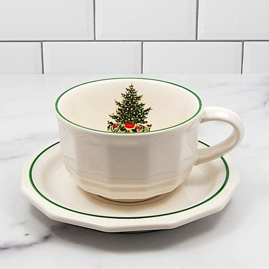 Pfaltzgraff Christmas Heritage Stoneware Set of 4 Saucer & Tea Cup Coffee Mug