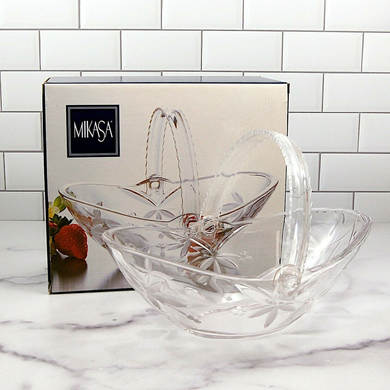 Load image into Gallery viewer, Mikasa Garden Terrace Crystal Handled Basket 9.5 inches 24 cm
