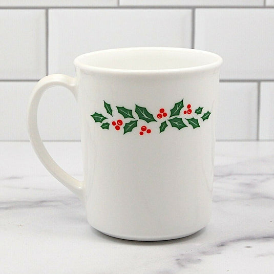 Corelle Corning Winter Holly Coffee Cup Set of 4 Red Berries Xmas Mugs