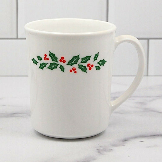 Corelle Corning Winter Holly Coffee Cup Set of 4 Red Berries Xmas Mugs