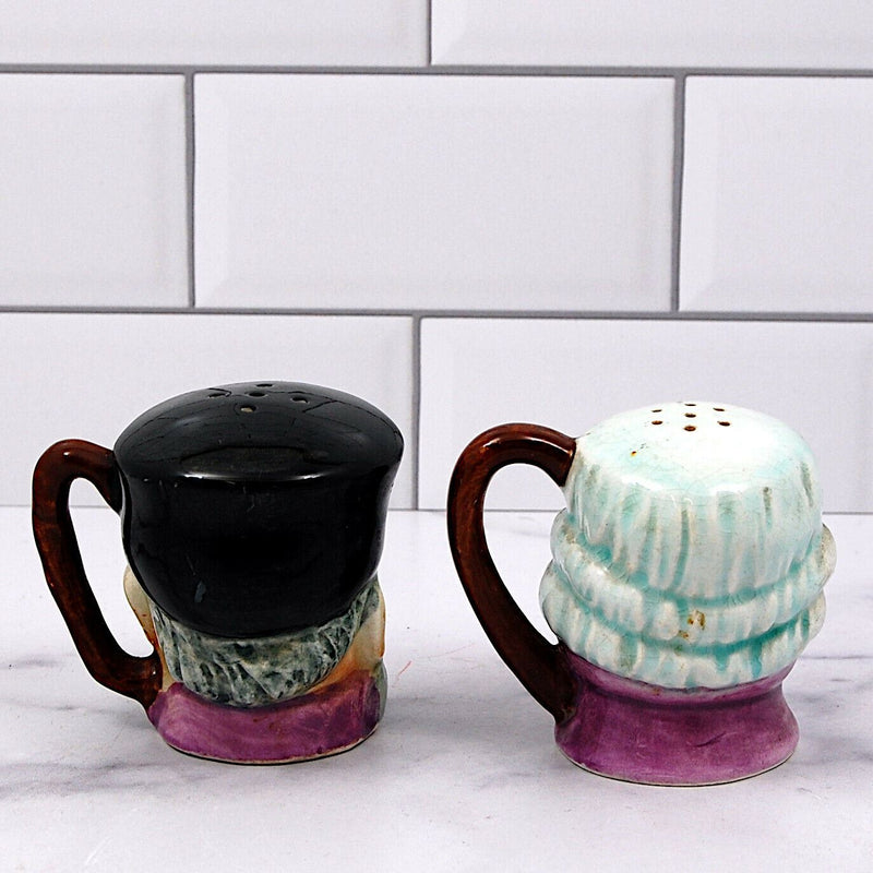 Load image into Gallery viewer, Vintage Colonial Man and Woman Salt and Pepper Shakers

