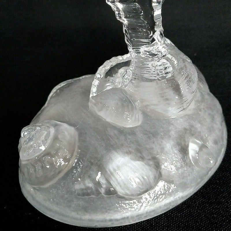 Load image into Gallery viewer, Cristal D&#39;Arques Crystal Seahorse Figurine Frosted Shell Base 6 inch
