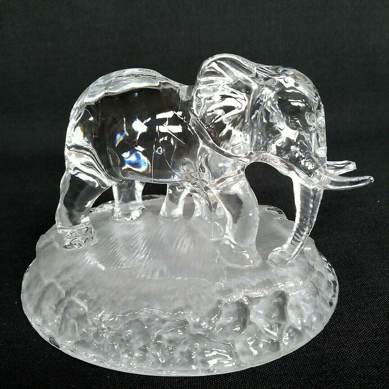 Load image into Gallery viewer, Oneida Wildlife Capri Collection Crystal Elephant &amp; Baby with Trunks Down
