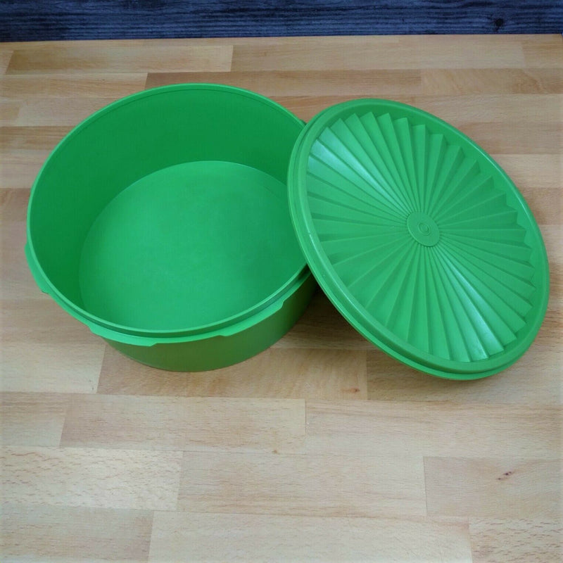 Load image into Gallery viewer, Apple Green Tupperware Round Canister Container #1204 With Servalier Lid
