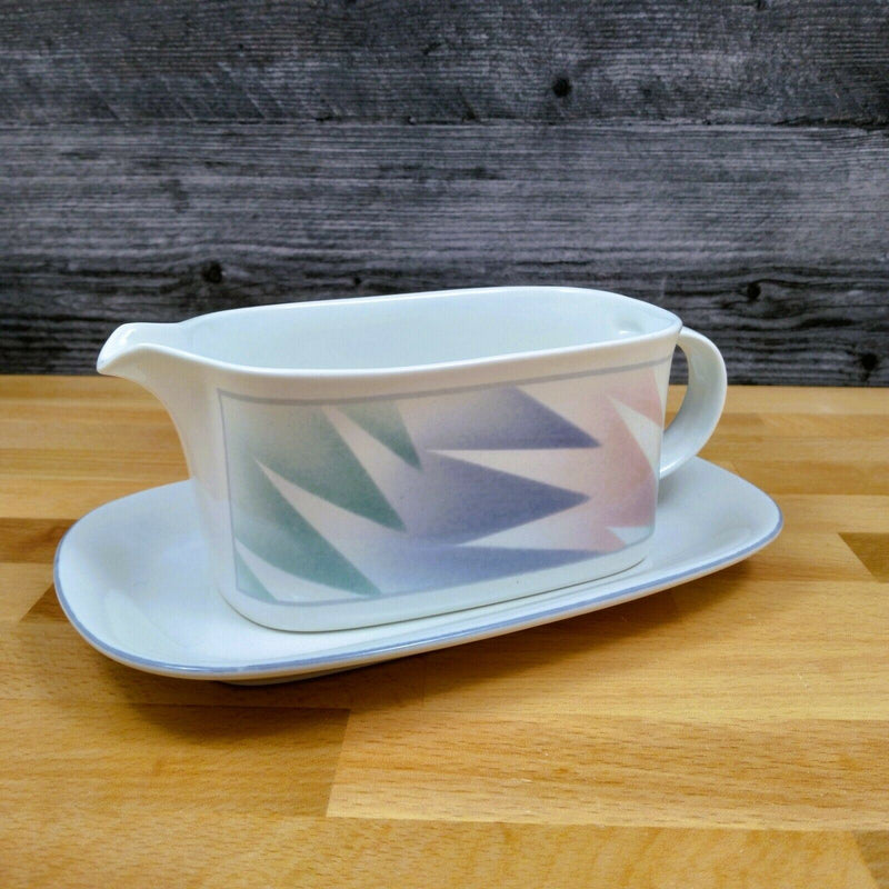 Load image into Gallery viewer, Mikasa Intaglio Fantazz Gravy Boat &amp; Under Plate CAC64 Dinnerware John Bergen
