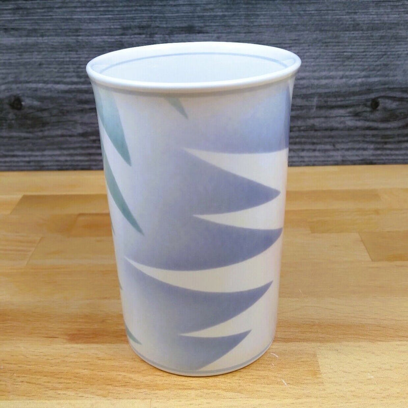 Load image into Gallery viewer, Mikasa Intaglio Fantazz Cups Set of 4 CAC64 Cappuccino Mug John Bergen
