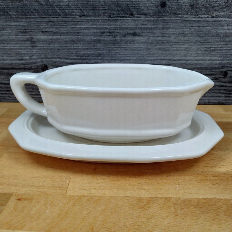 Load image into Gallery viewer, Pfaltzgraff Heritage white Gravy Boat and Under Plate Dinnerware
