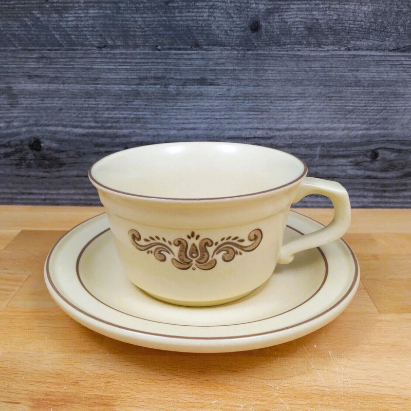 Load image into Gallery viewer, Pfaltzgraff Village Set of 4 Tea Cups and Saucers Made in USA
