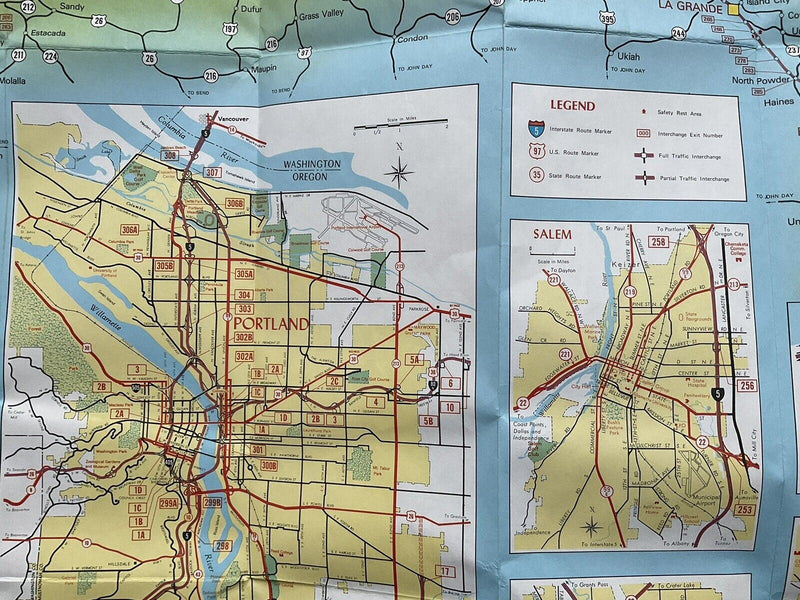 Load image into Gallery viewer, 1977 Official Oregon State Highway Transportation Travel Road Map
