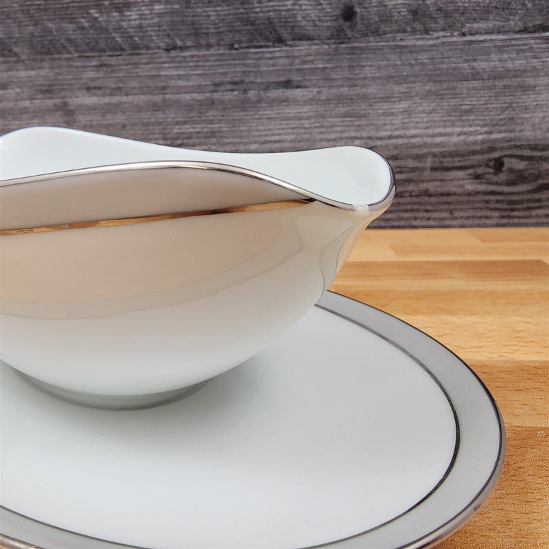 Load image into Gallery viewer, Gravy Boat with Attached Underplate by Noritake Japan Grayson 5697
