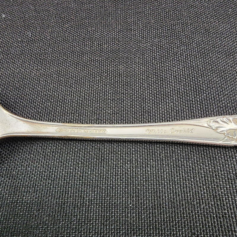 Load image into Gallery viewer, Oneida Community 1953 White Orchid Set Of 7 Silverplated Salad Forks
