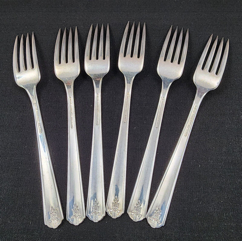 Load image into Gallery viewer, Oneida Community Forks Set of 6 Linda 1949 Silverplated Fork
