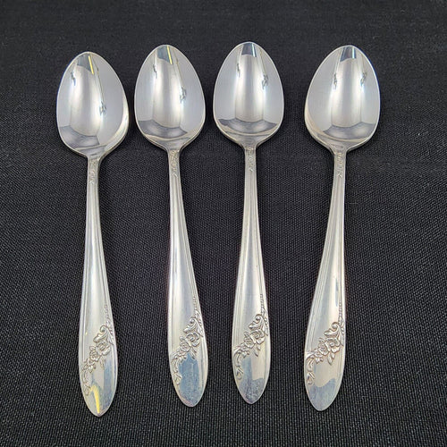 Oneida Queen Bess II Set of 4 Spoons Silverplated 1946