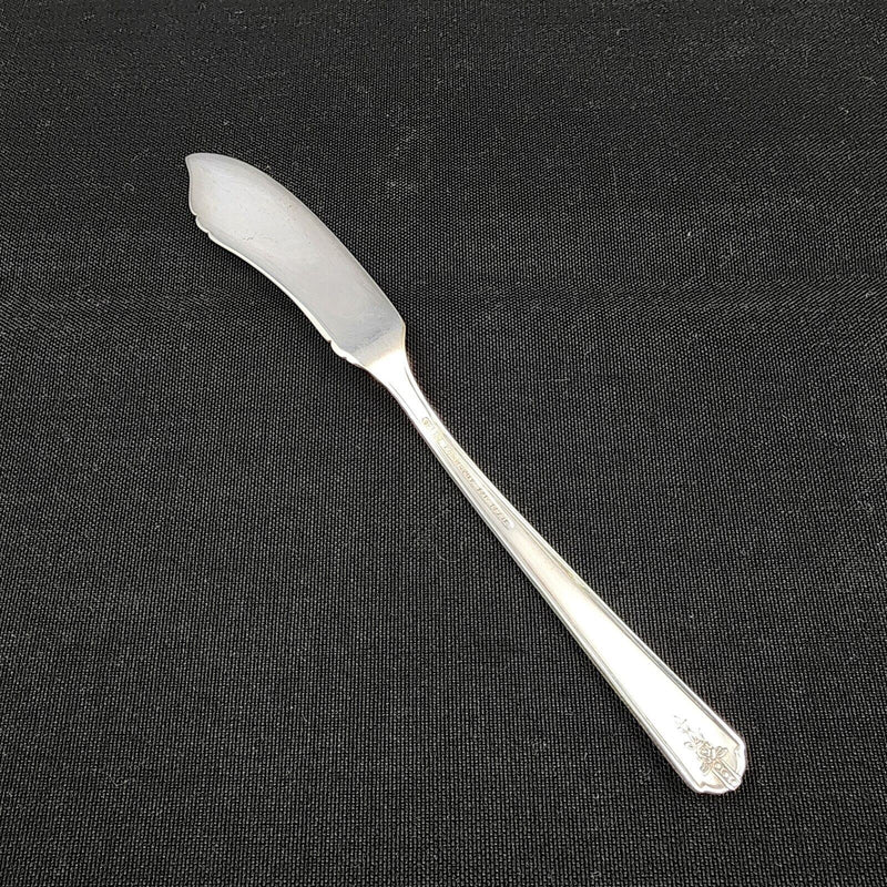 Load image into Gallery viewer, Oneida Community Butter Knife Spreader Linda 1949 Silverplated
