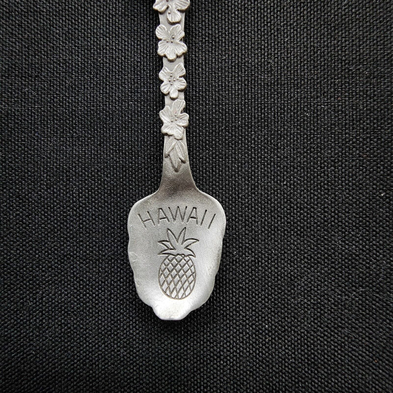 Load image into Gallery viewer, Hawaii State Collector Souvenir Spoon 3 3/4in
