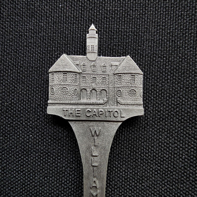 Load image into Gallery viewer, Williamsburg Virginia &quot;The Capital&quot; Collector Souvenir Spoon 4in
