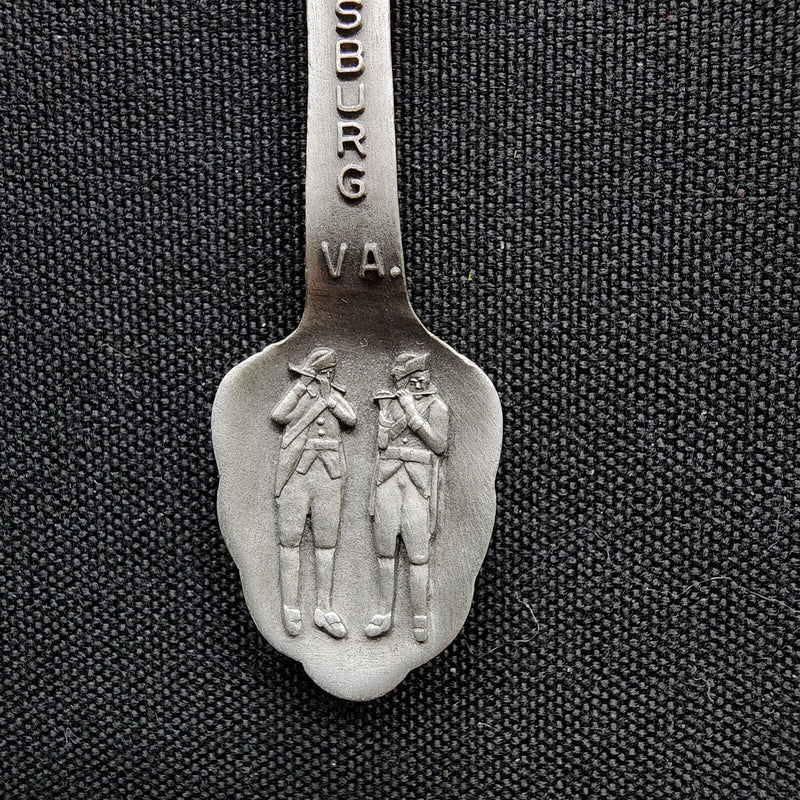 Load image into Gallery viewer, Williamsburg Virginia &quot;The Capital&quot; Collector Souvenir Spoon 4in
