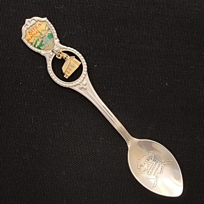 Load image into Gallery viewer, Stika Alaska Collector Travel Souvenir Spoon 4.5 in with Cabin Dangler Engraved
