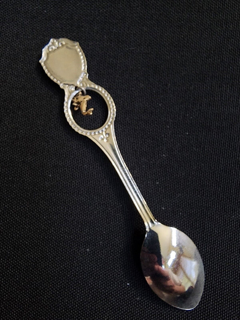 Load image into Gallery viewer, Marineland Florida Collector Souvenir Spoon 4.5 in with Dolphin Dangler by Fort

