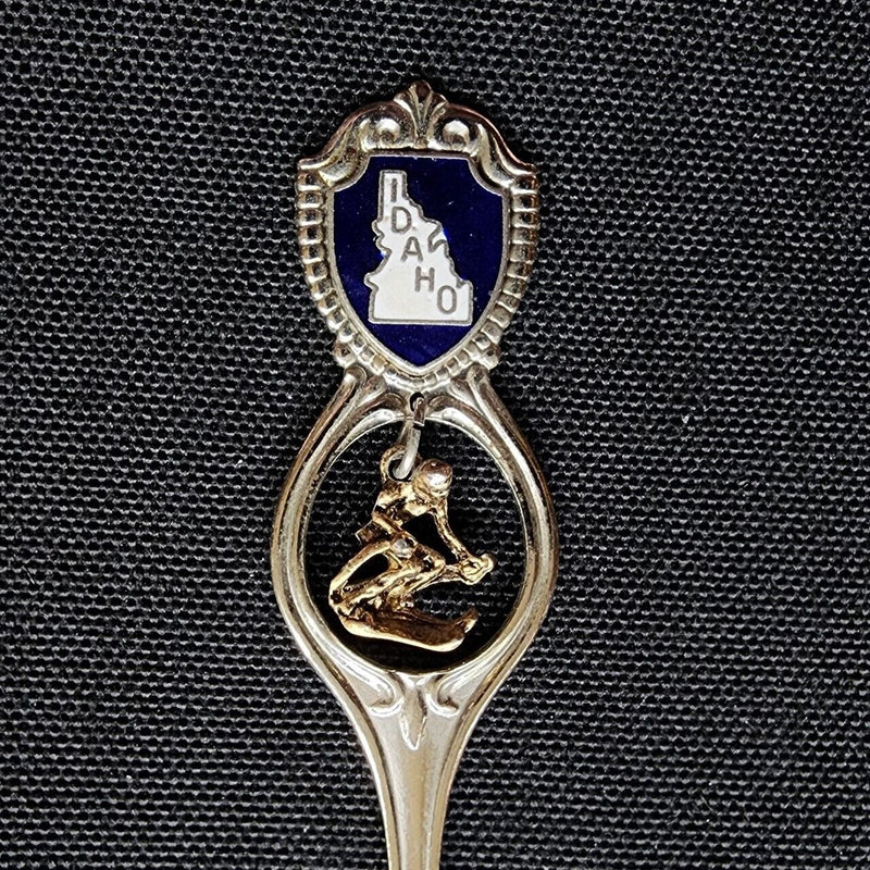 Load image into Gallery viewer, Idaho State Collector Souvenir Spoon 4.5&quot; (11cm) with Down Hill Skier Dangler
