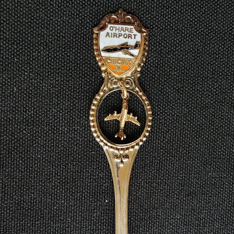 Load image into Gallery viewer, O&#39;Hare Airport Chicago Collector Souvenir Spoon 4.5&quot; with Airplane Dangler
