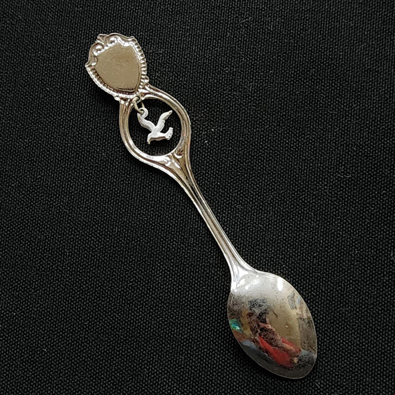 Load image into Gallery viewer, Chesapeake Bay Bridge Collector Souvenir Spoon 4.5" (11cm) with Dove Dangler
