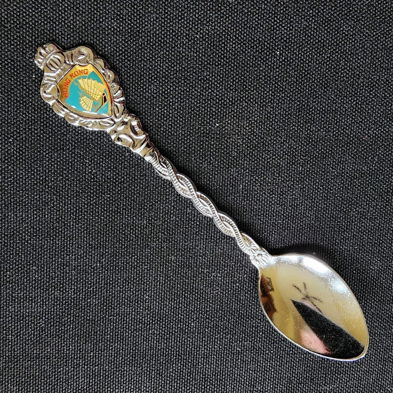 Load image into Gallery viewer, Hong Kong Collector Souvenir Spoon 4.75&quot; (12cm) with Junk Chinese Sailing Ship
