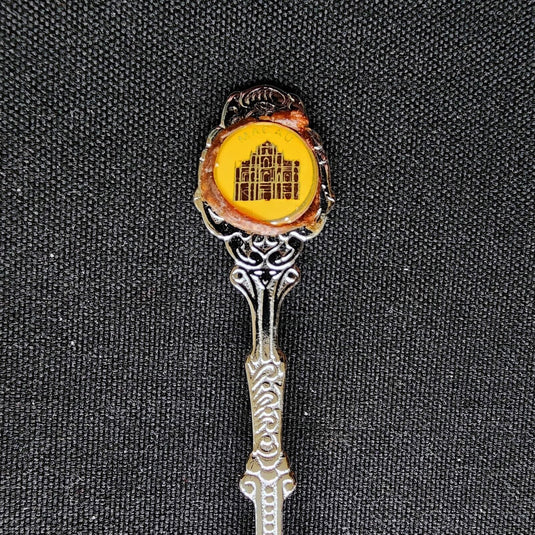 Macau China Collector Souvenir Spoon 4.75
