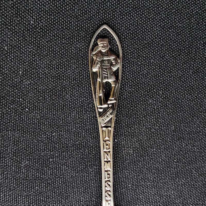 Load image into Gallery viewer, Tennessee Collector Souvenir Spoon 4.5&quot; The Volunteer State with Davy Crockett
