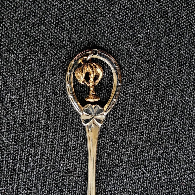 Load image into Gallery viewer, Hawaii State Collector Souvenir Spoon 3.5in (9cm) with Palm Tree Dangler
