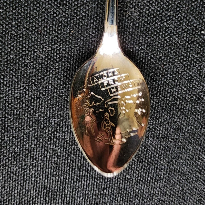 Load image into Gallery viewer, Hawaii State Collector Souvenir Spoon 3.5in (9cm) with Palm Tree Dangler
