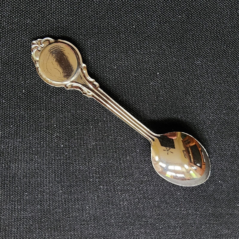 Load image into Gallery viewer, Hilton Head Island South Carolina Harbor Collector Souvenir Spoon 4.5&quot; (11cm)
