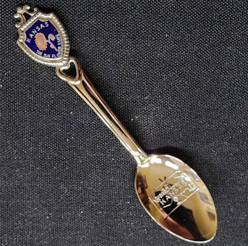 Load image into Gallery viewer, Kansas The Sun Flower State Collector Souvenir Spoon 4.5&quot; (11cm)
