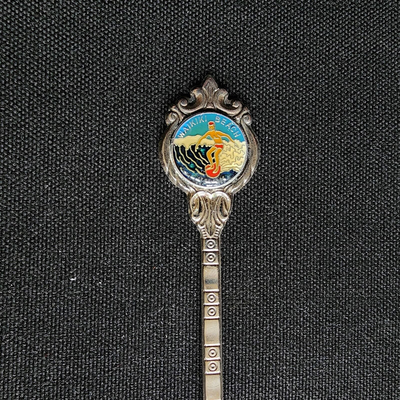 Load image into Gallery viewer, Waikiki Beach Hawaii Collector Souvenir Spoon 4.5&quot; (11cm)
