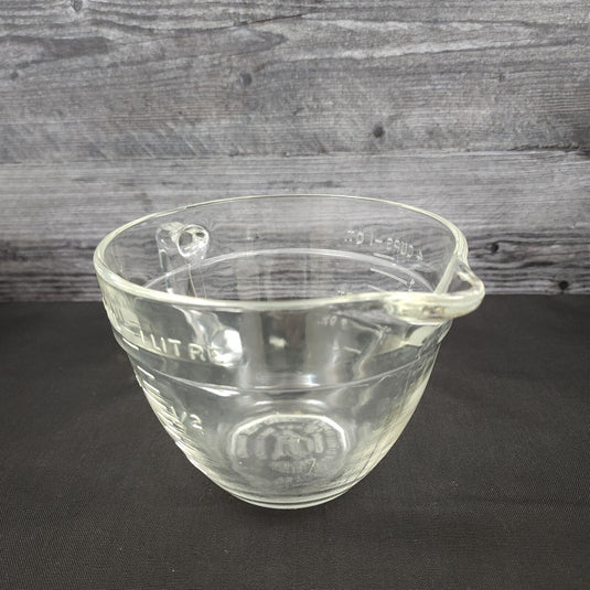 Fire-King Anchor Hocking 4 Cup 1 Quart Glass Measuring Mixing Bowl USA